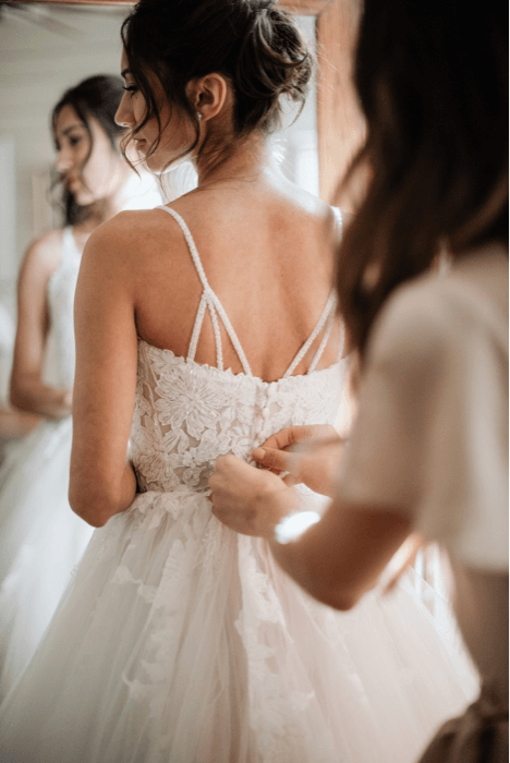 You should take some time to check and adjust your bridal dresses a week before the wedding. - Pinterest