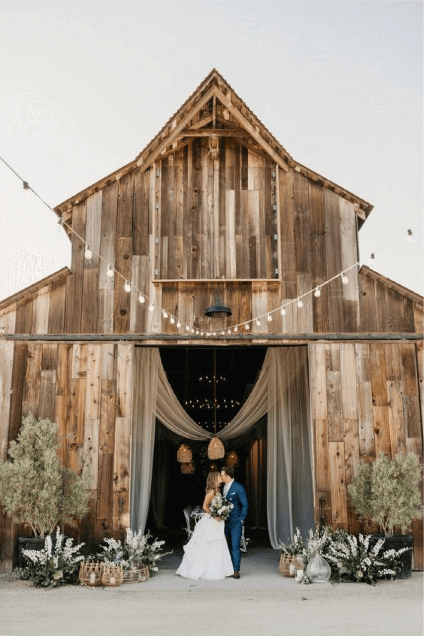 Wedding in a barn - Pinterest