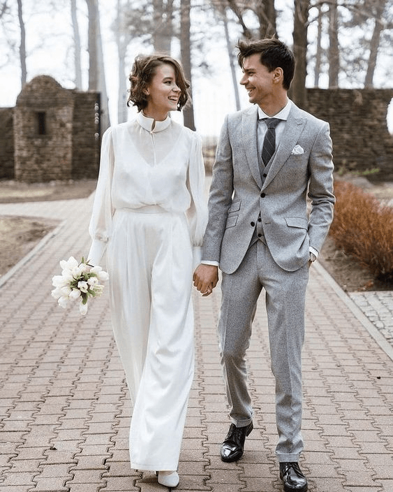Cô dâu vẫn có thể khoe nét nữ tính với jumpsuit cưới - Pinterest