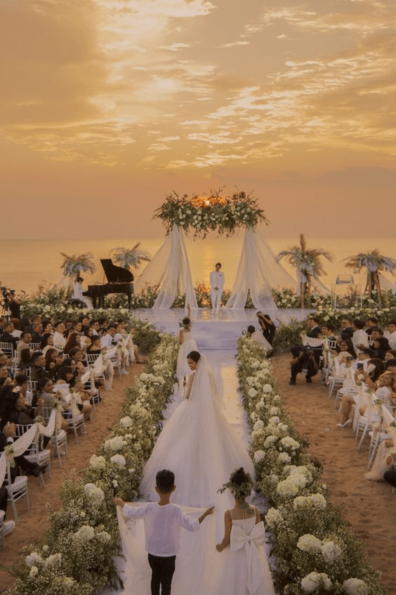 Singer Dong Nhi's wedding at Vinpearl Phu Quoc Resort - Pinterest