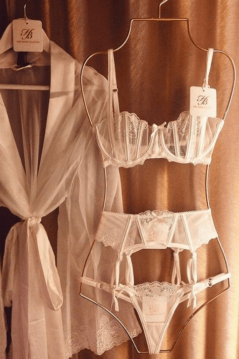Investing in wedding lingerie is necessary - Pinterest
